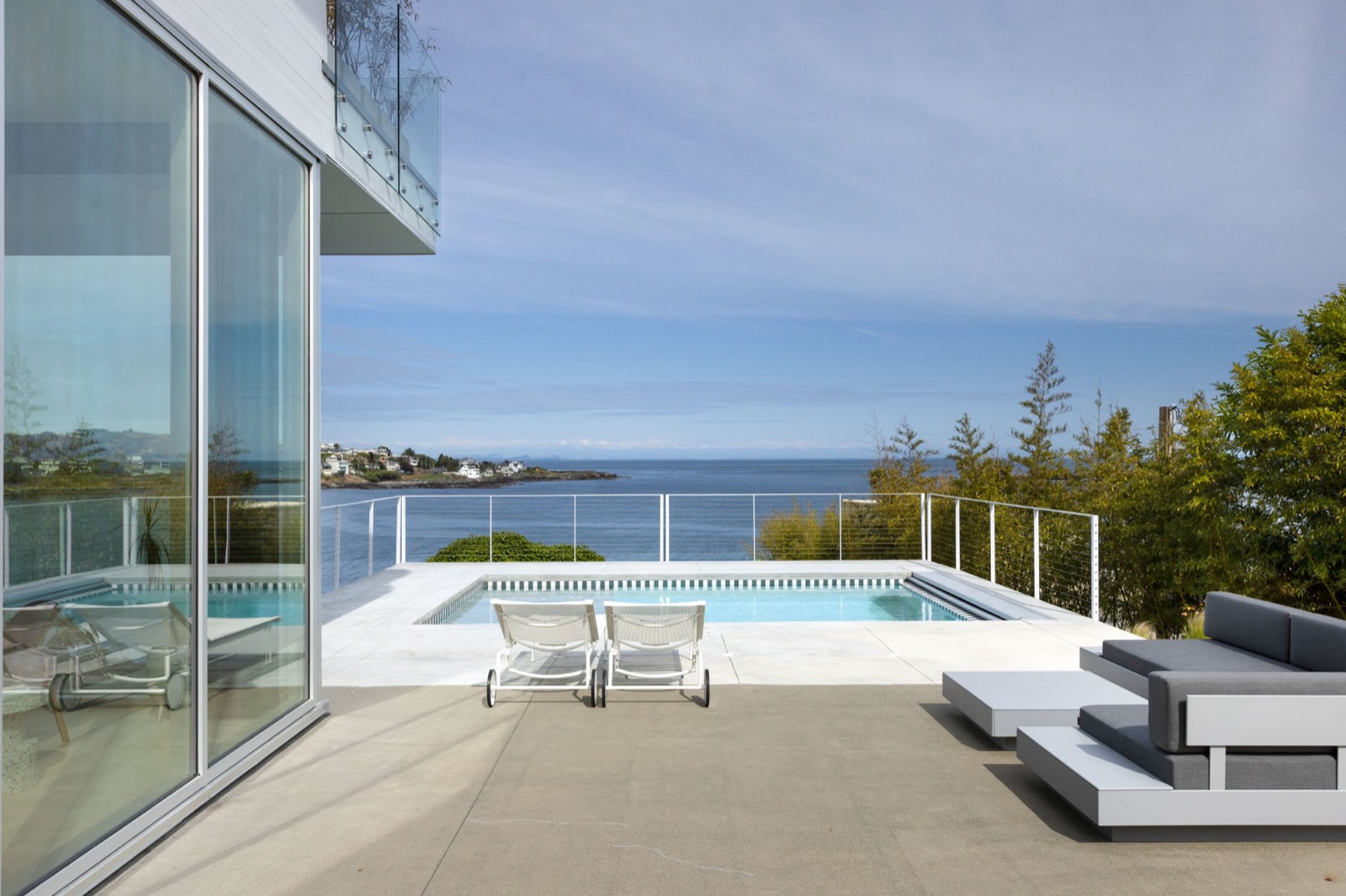 Oak Bay oceanfront